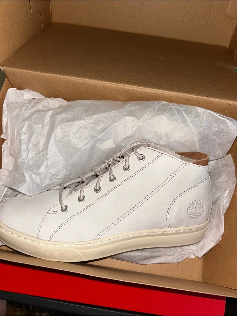 Timberland Off-White Leather Chukka